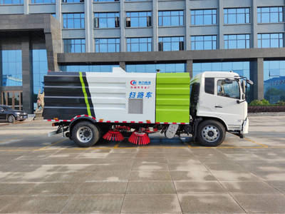 程力道路清掃車(chē) 益陽(yáng)五十鈴掃路車(chē)送車(chē)上門(mén)，潔凈城市新選擇